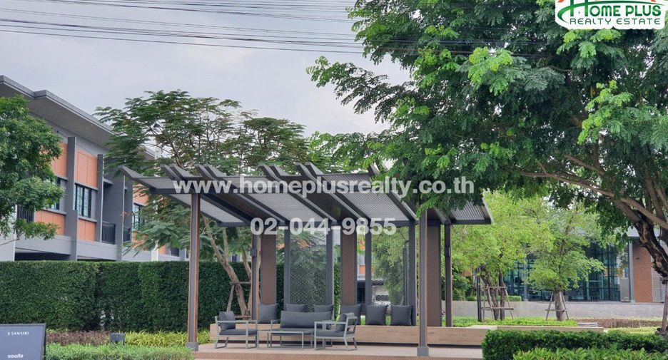 For sale 4 bedrooms townhouse in Mueang Pathum Thani, Pathum Thani