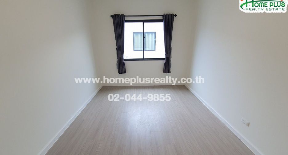 For sale 4 bedrooms townhouse in Mueang Pathum Thani, Pathum Thani