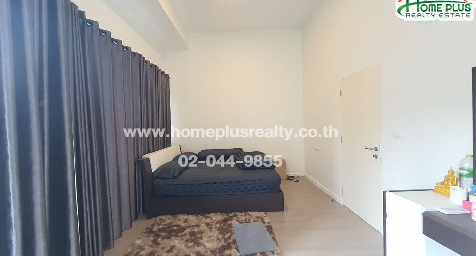 For sale 4 bedrooms townhouse in Mueang Pathum Thani, Pathum Thani