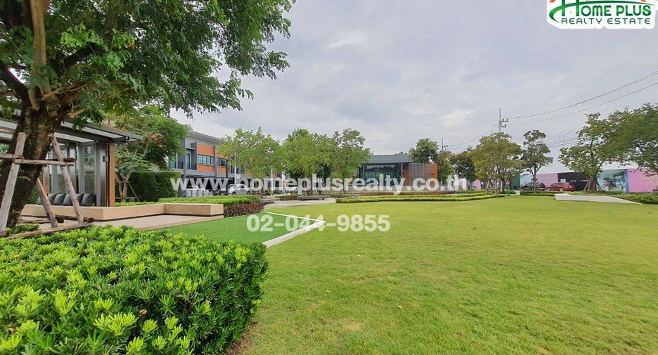 For sale 4 bedrooms townhouse in Mueang Pathum Thani, Pathum Thani