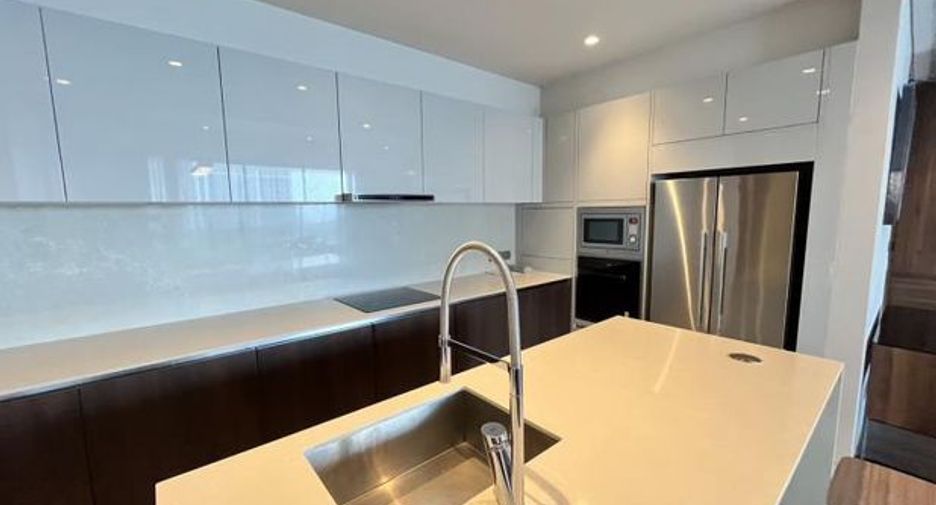 For rent 3 bedrooms condo in Watthana, Bangkok