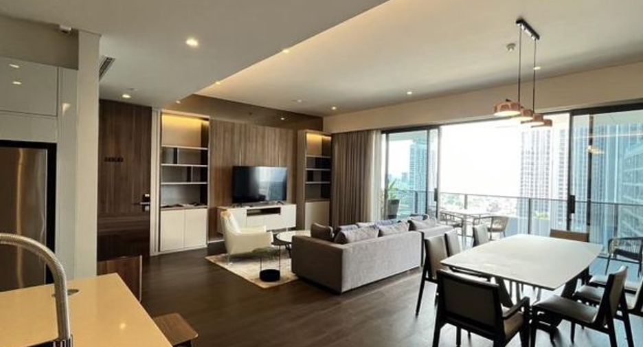For rent 3 bedrooms condo in Watthana, Bangkok