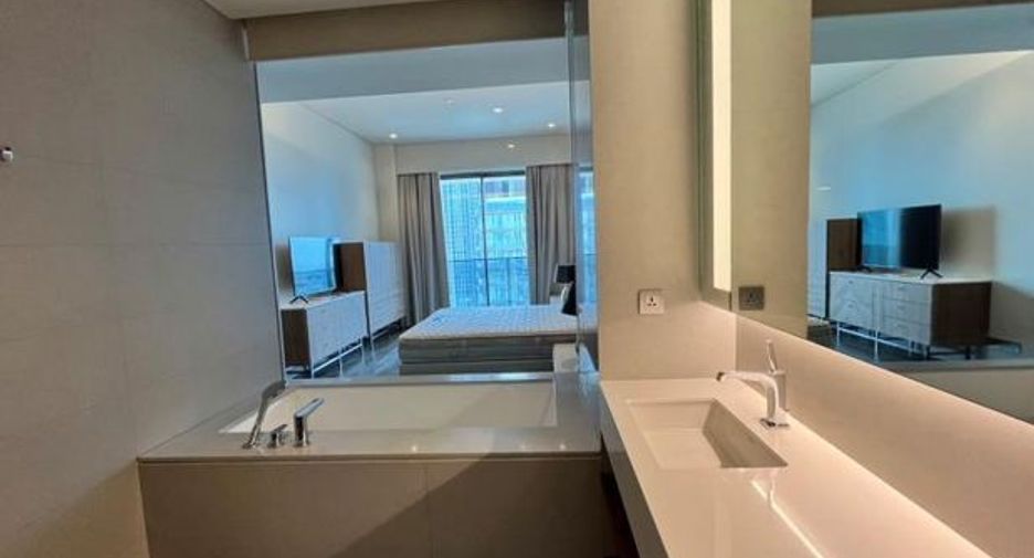 For rent 3 bedrooms condo in Watthana, Bangkok
