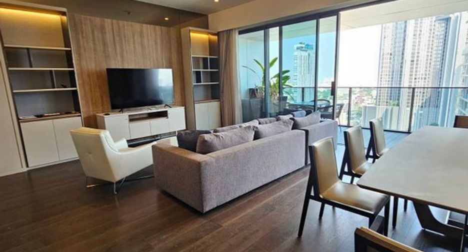 For rent 3 bedrooms condo in Watthana, Bangkok