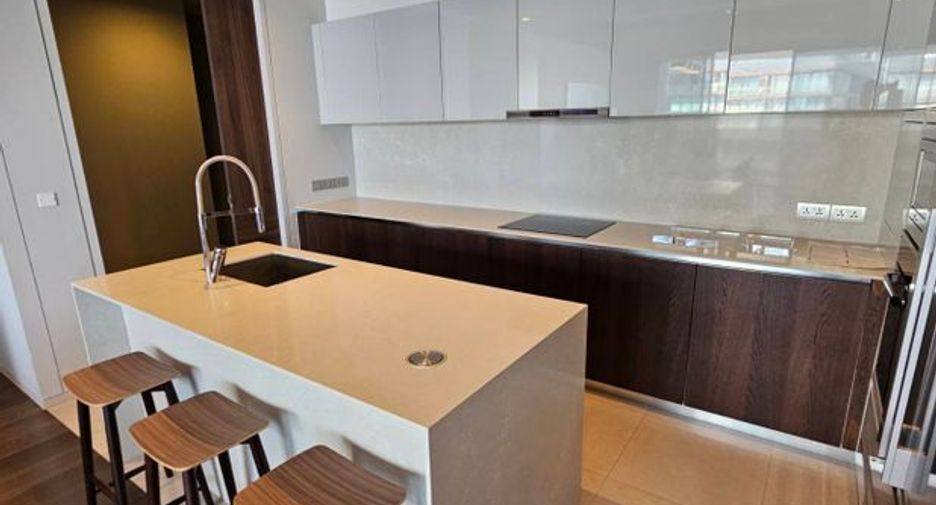 For rent 3 bedrooms condo in Watthana, Bangkok