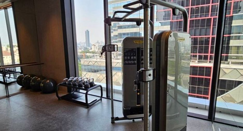 For rent 3 bedrooms condo in Watthana, Bangkok