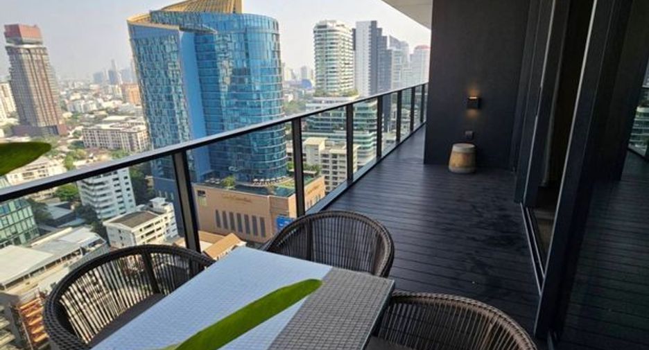 For rent 3 bedrooms condo in Watthana, Bangkok