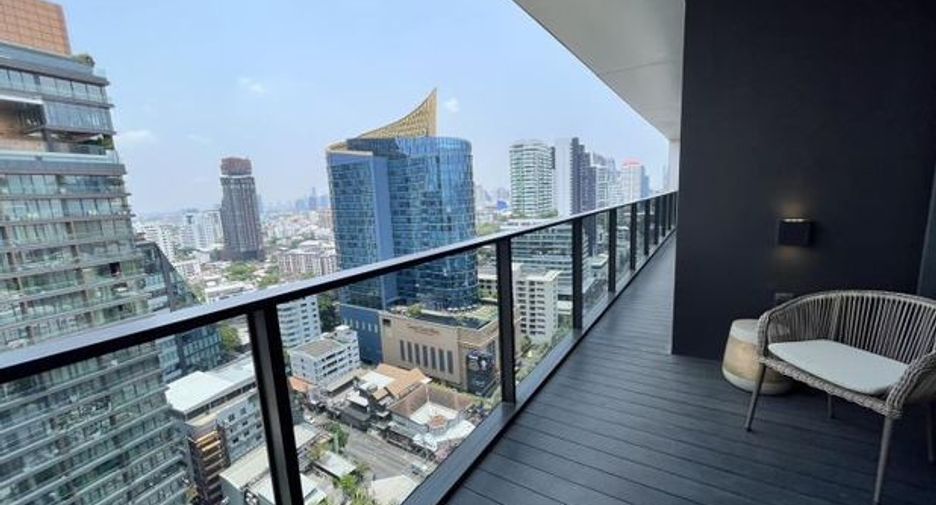 For rent 3 bedrooms condo in Watthana, Bangkok