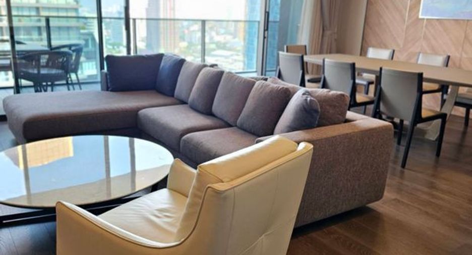 For rent 3 bedrooms condo in Watthana, Bangkok