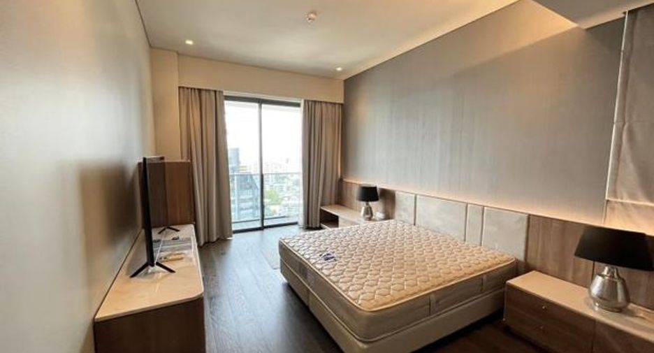 For rent 3 bedrooms condo in Watthana, Bangkok