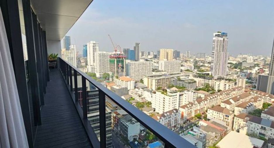 For rent 3 bedrooms condo in Watthana, Bangkok