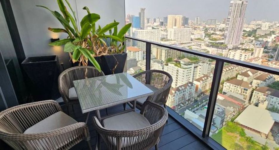 For rent 3 bedrooms condo in Watthana, Bangkok