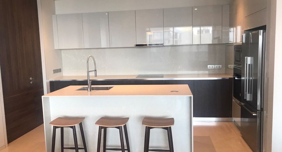 For rent 3 bedrooms condo in Watthana, Bangkok