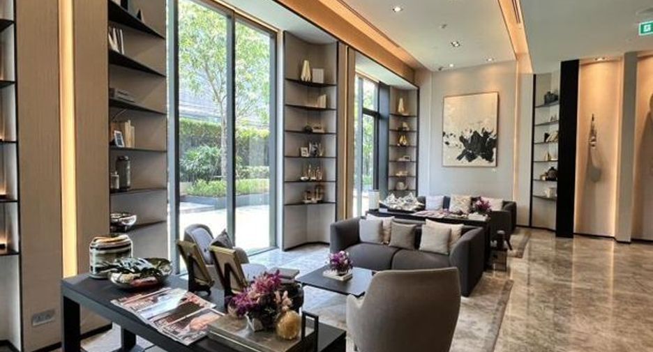 For rent 3 bedrooms condo in Watthana, Bangkok