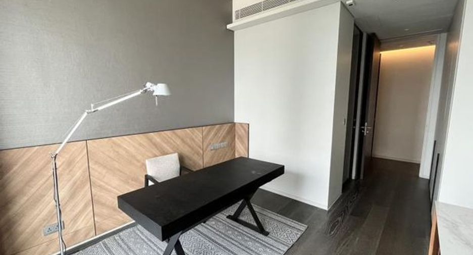 For rent 3 bedrooms condo in Watthana, Bangkok