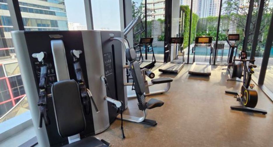 For rent 3 bedrooms condo in Watthana, Bangkok