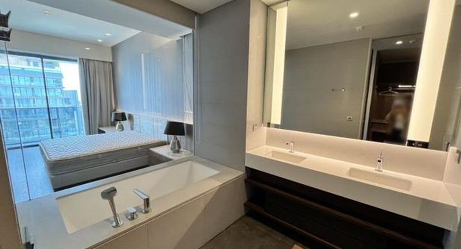For rent 3 bedrooms condo in Watthana, Bangkok