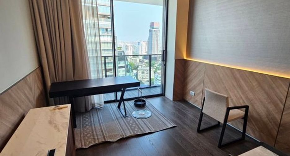 For rent 3 bedrooms condo in Watthana, Bangkok