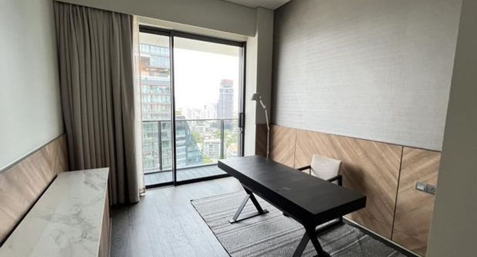For rent 3 bedrooms condo in Watthana, Bangkok