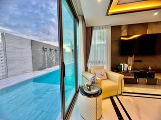 Villa zum Kauf mit 7 Zimmer in Bang Lamung, Chonburi