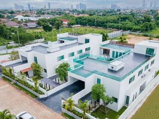 Villa zum Kauf mit 7 Zimmer in Bang Lamung, Chonburi