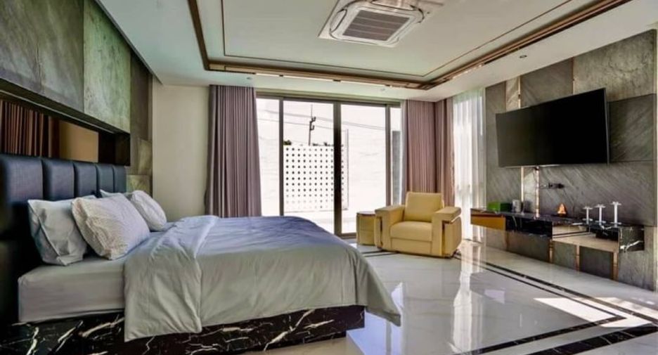 Villa zum Kauf mit 7 Zimmer in Bang Lamung, Chonburi