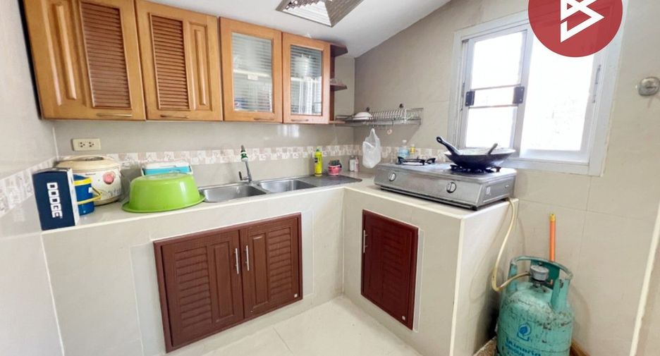 For sale 1 bed townhouse in Nakhon Chai Si, Nakhon Pathom