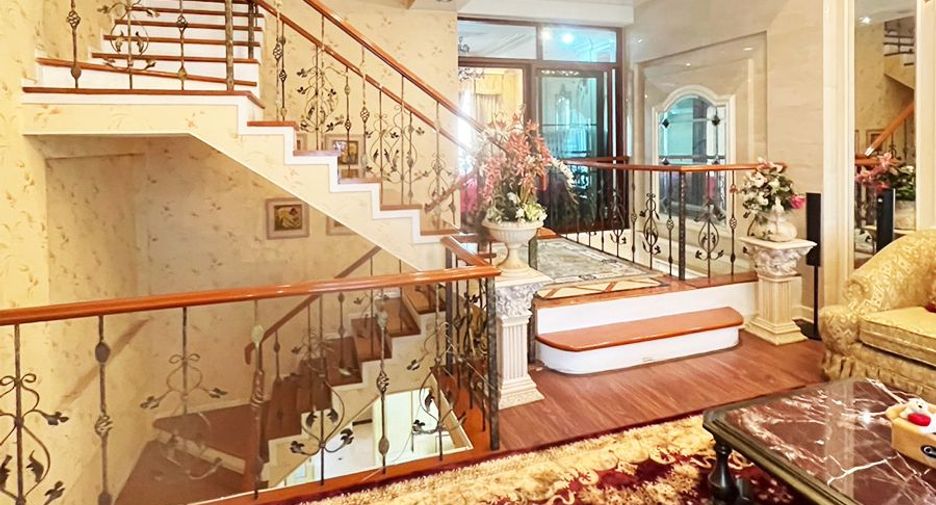 Casa adosada en venta de 5 habitaciones en Chatuchak, Bangkok