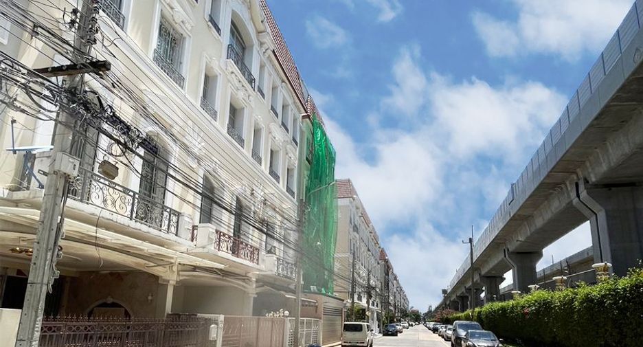 Casa adosada en venta de 5 habitaciones en Chatuchak, Bangkok