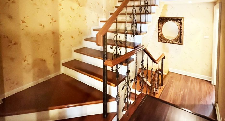 Casa adosada en venta de 5 habitaciones en Chatuchak, Bangkok