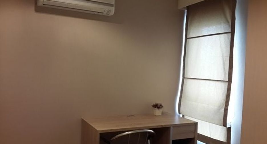À vendre 3 chambres condo à Huai Khwang, Bangkok