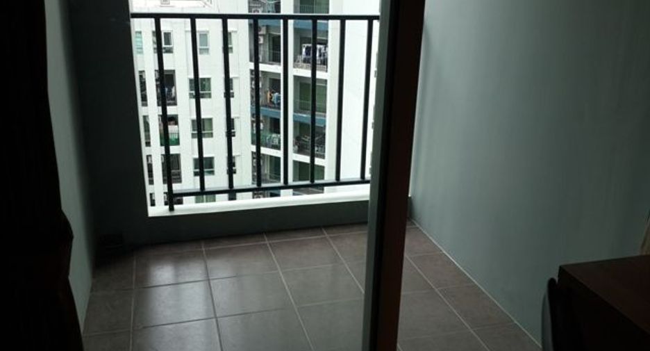 À vendre 3 chambres condo à Huai Khwang, Bangkok