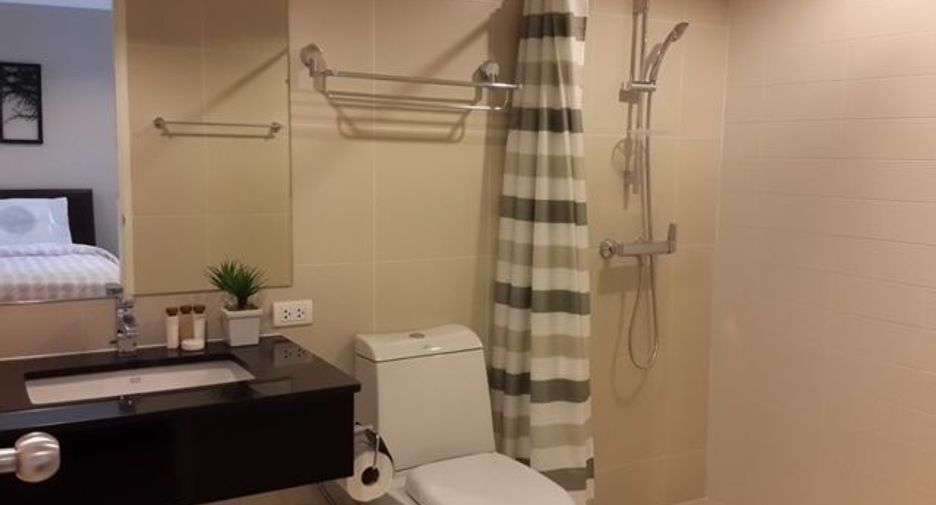 À vendre 3 chambres condo à Huai Khwang, Bangkok