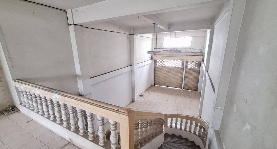 For rent 3 bedrooms retail Space in Mueang Khon Kaen, Khon Kaen
