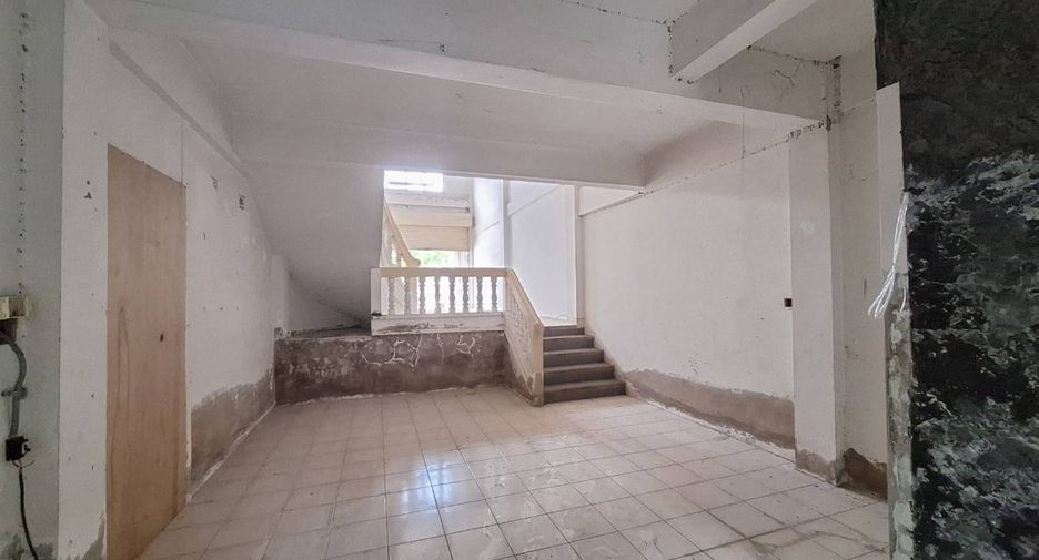 For rent 3 bedrooms retail Space in Mueang Khon Kaen, Khon Kaen