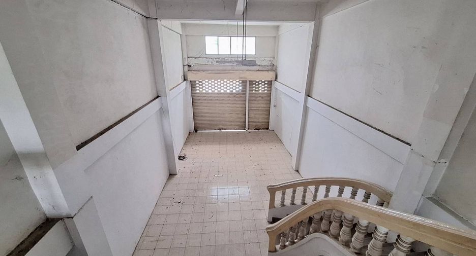 For rent 3 bedrooms retail Space in Mueang Khon Kaen, Khon Kaen