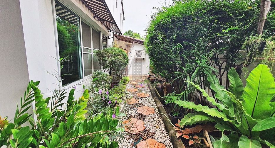 For sale 2 Beds townhouse in Mueang Nonthaburi, Nonthaburi