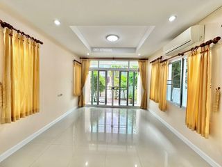 À louer 3 chambres maison à Si Racha, Chonburi