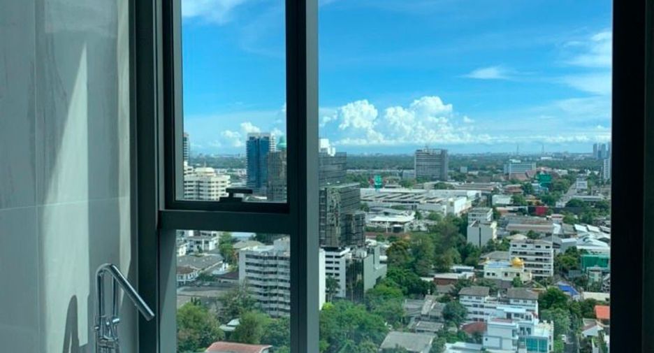 For sale 2 bedrooms condo in Khlong Toei, Bangkok
