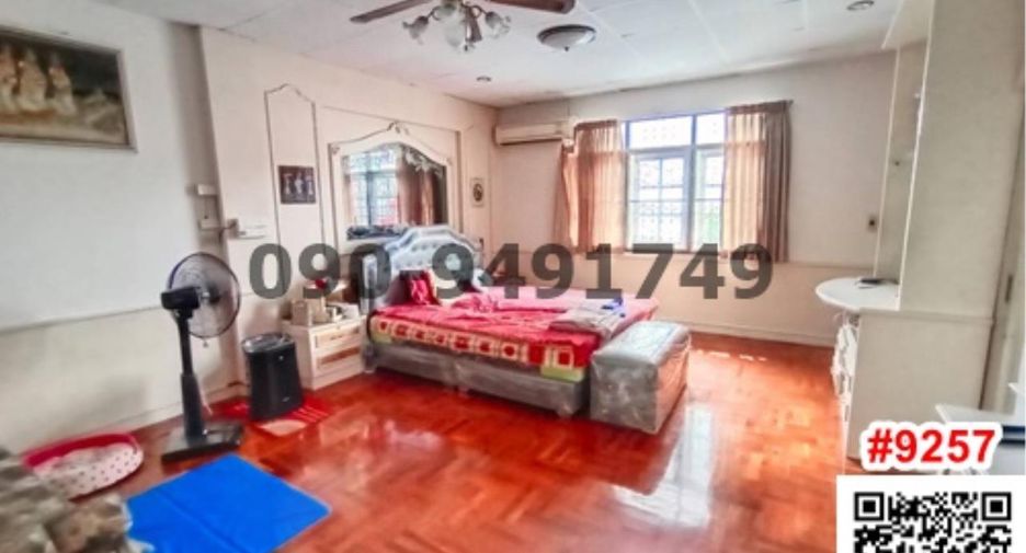 Reihenhaus zum Kauf mit 4 Zimmer in Bangkok Yai, Bangkok