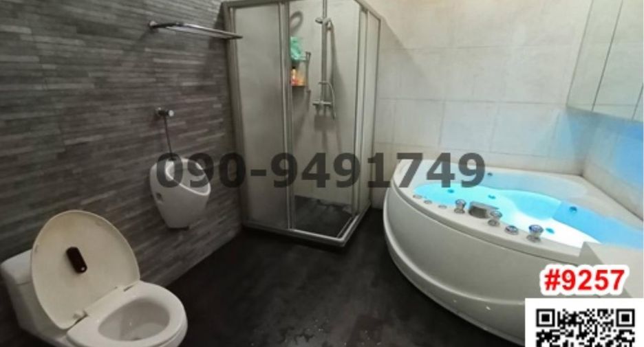Reihenhaus zum Kauf mit 4 Zimmer in Bangkok Yai, Bangkok