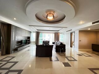 For rent 4 bedrooms condo in Khlong Toei, Bangkok