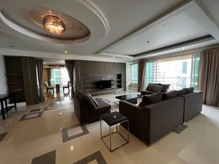 For rent 4 bedrooms condo in Khlong Toei, Bangkok