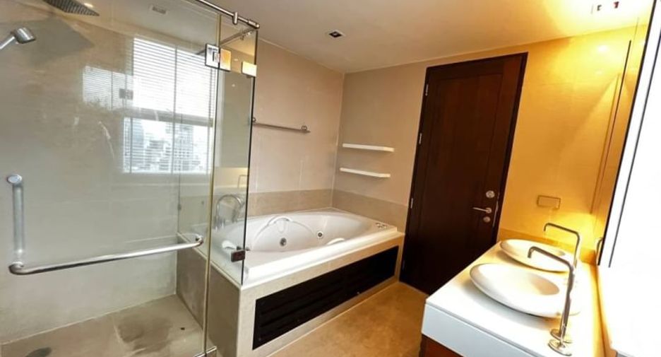 Wohnung zur Miete mit 4 Zimmer in Khlong Toei, Bangkok