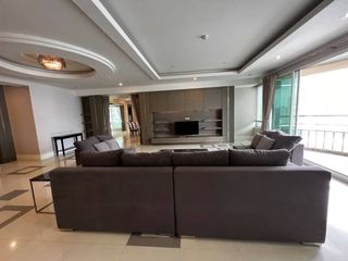 For rent 4 bedrooms condo in Khlong Toei, Bangkok