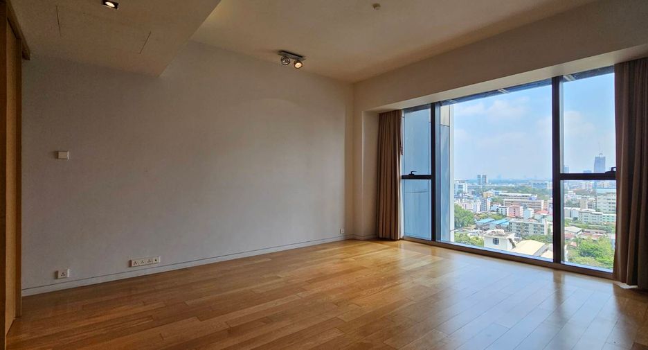 For sale 3 bedrooms condo in Sathon, Bangkok