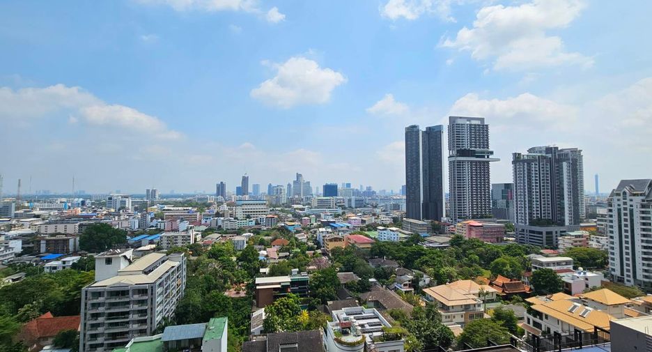 For sale 3 bedrooms condo in Sathon, Bangkok