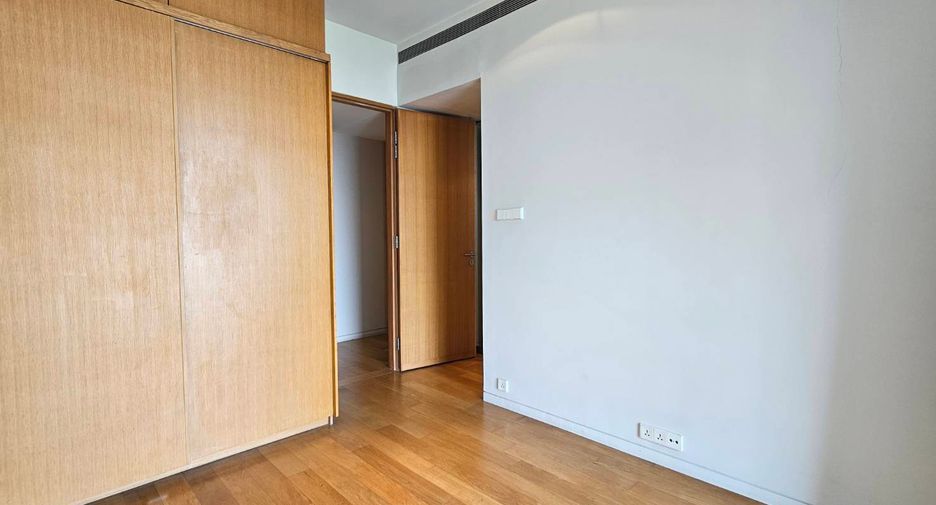 For sale 3 bedrooms condo in Sathon, Bangkok