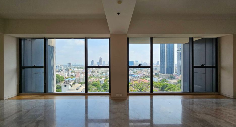 For sale 3 bedrooms condo in Sathon, Bangkok