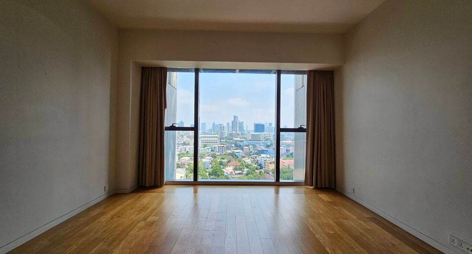 For sale 3 bedrooms condo in Sathon, Bangkok
